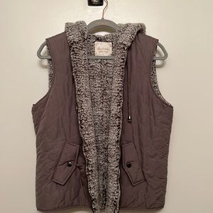 Altar’d State Sherpa lined light puffer vest with hood